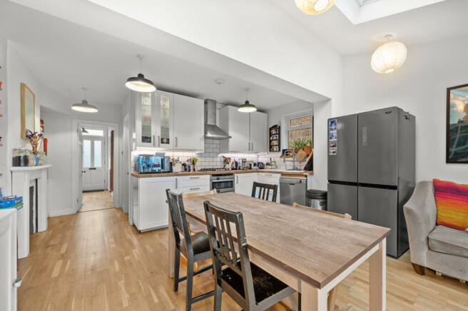 Kitchen/ Dining Room