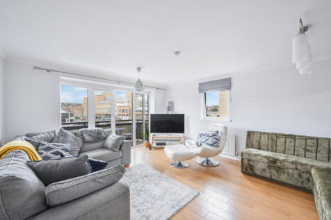 Becketts Place, Hampton Wick, Kingston upon Thames, KT1