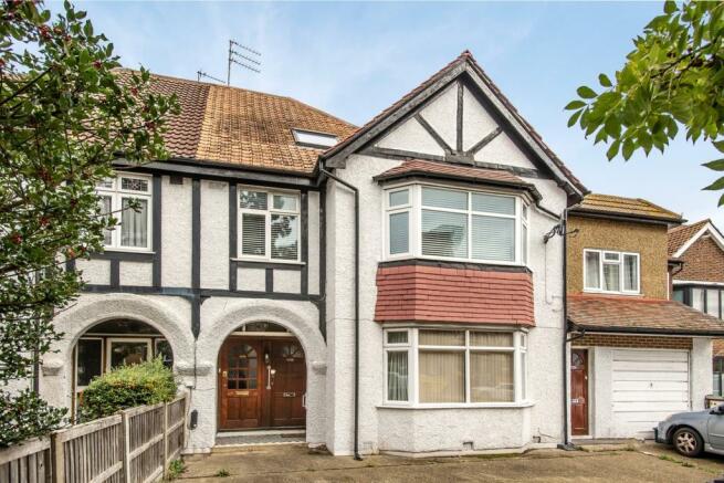 3 bedroom maisonette for sale in Ewell Road, Surbiton, KT6, KT6