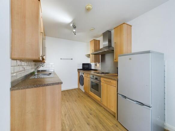 CAM02854G0-PR0210...