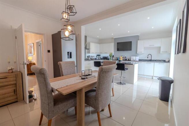 6, Orlando Drive Carlton, Nottingham, NG4 3FL