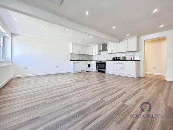 Lounge/Kitchen