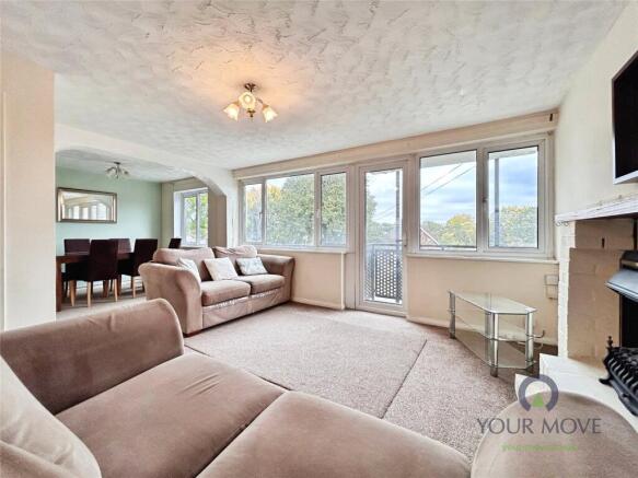 Lounge/Dining Area