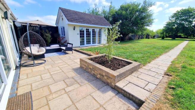 SIDE PATIO.jpg