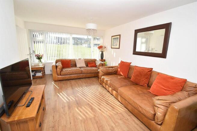 LOUNGE AREA.JPG