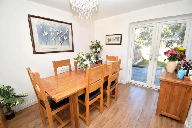 DINING AREA.JPG