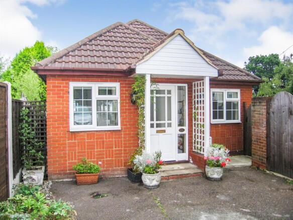 MAIN ROAD DANBURY.jpg