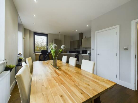 Lounge/Kitchen Dining Room