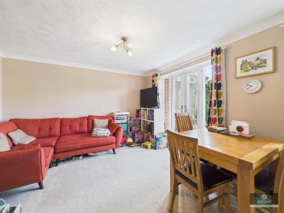 Lounge/Dining Room
