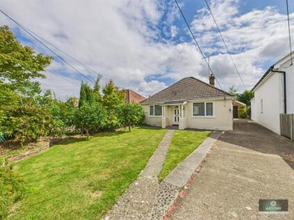 North Road, Three Bridges