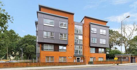 Old Meadow House, Town Centre