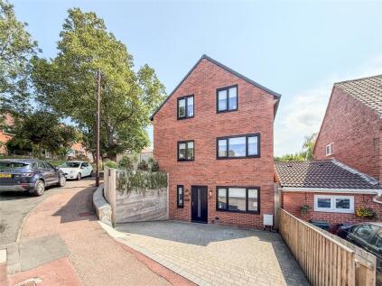 Popplewell Gardens, Low Fell, NE9