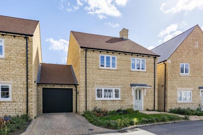 2 Olivers Close (3)