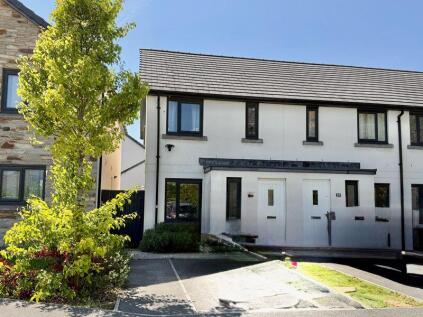 Charlbury Drive, Saltram Meadows, Plymouth. A lovely 2 bed end terraced house with sunny garden, parking space / drive