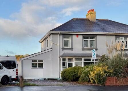 Alma Road, Plymouth Spacious & Beautiful Semi-Detached Family home