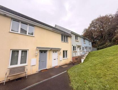 Bridge View, Plymouth Immaculate Two-Bedroom Mid-Terrace Home in a Quiet Cul-de-Sac Location