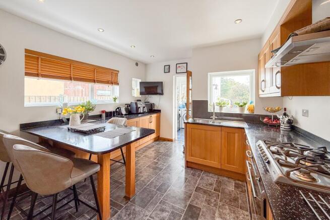 Kitchen/Breakfast Room