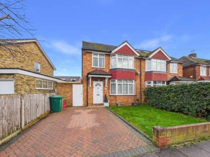 Gaston Way, Shepperton, Surrey, TW17