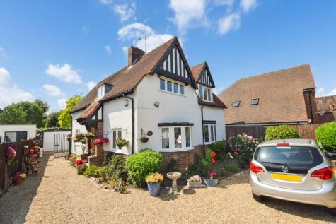 Farm Road, Taplow, Maidenhead, Buckinghamshire, SL6