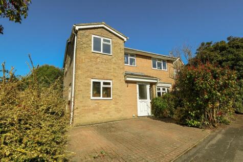 Extended Detached in Kestrel Close, Lordswood .
