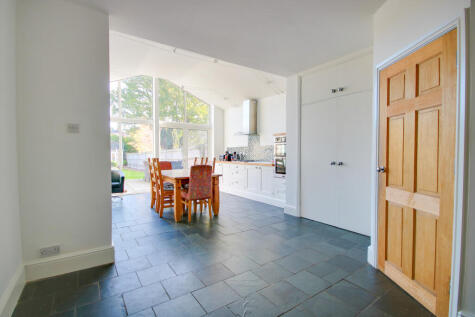 Bitterne Park! Two Ensuites! Wow Factor Kitchen/diner