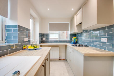 Guide Price £300,000-£325,000! Bitterne! No Forward Chain! Fully Refurbished!