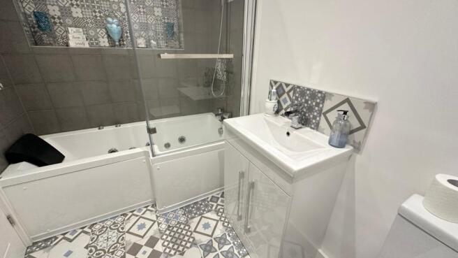 Photo 3