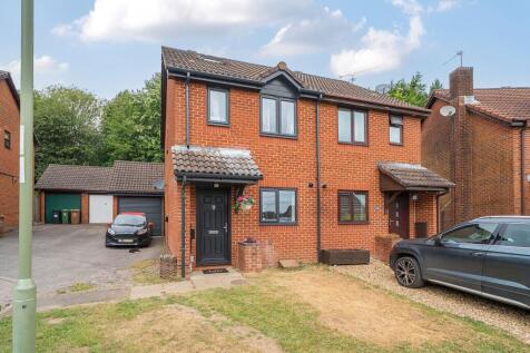 Windsor Gardens, Hatch Warren