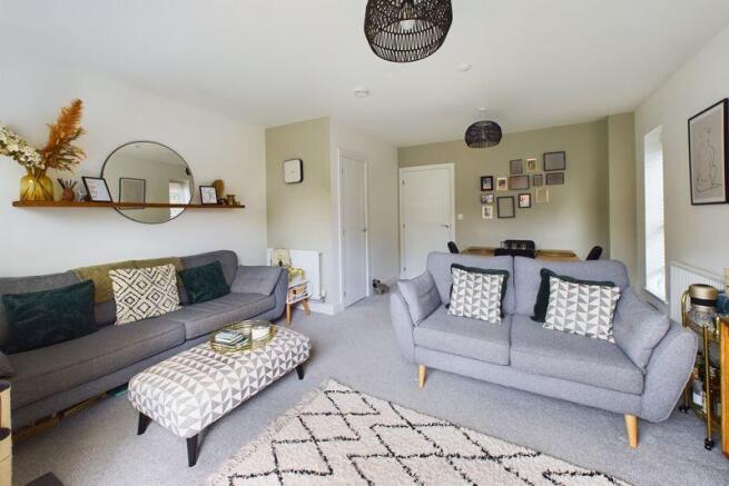 Lounge/Dining Room