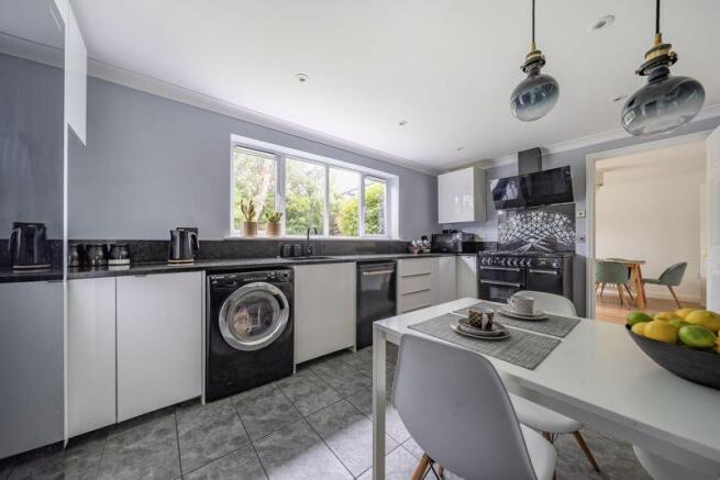 Kitchen/Breakfast Room