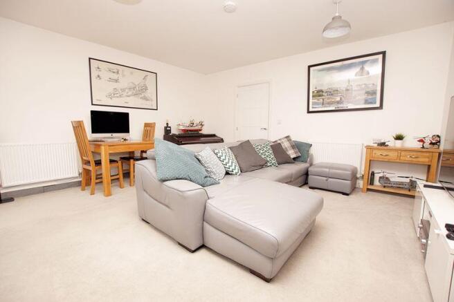 Lounge/Dining Room