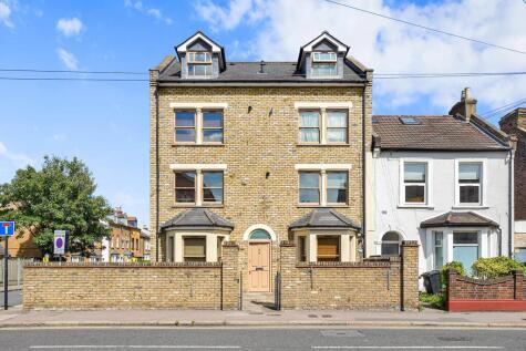 Oliver Rd, Oliver, E10