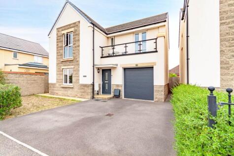 Rapide Way, Haywood Village - Lovely Family Home