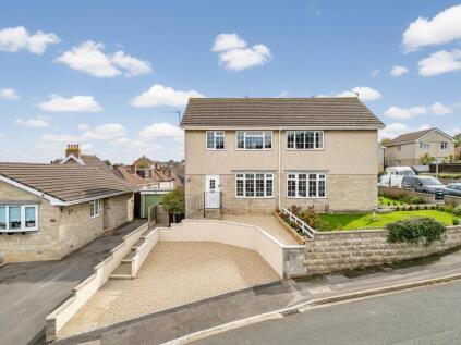 Balmoral Way, Worle Hillside - Stunningly Renovated Family Home