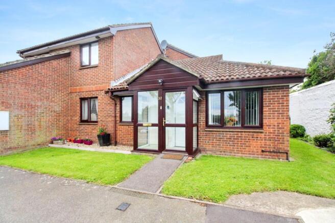 1 bedroom bungalow for sale in Warblers Close, Rochester, ME2