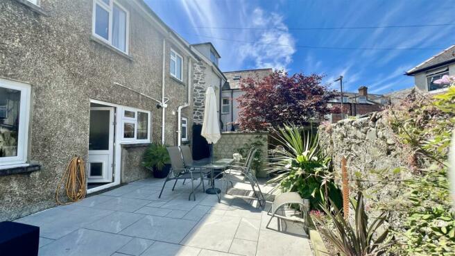 rear patio garden