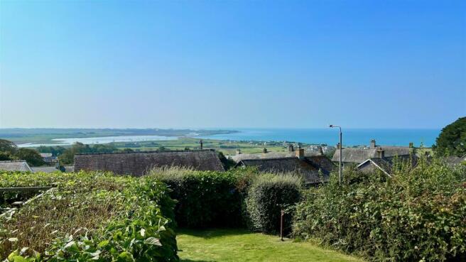 Garden & sea views