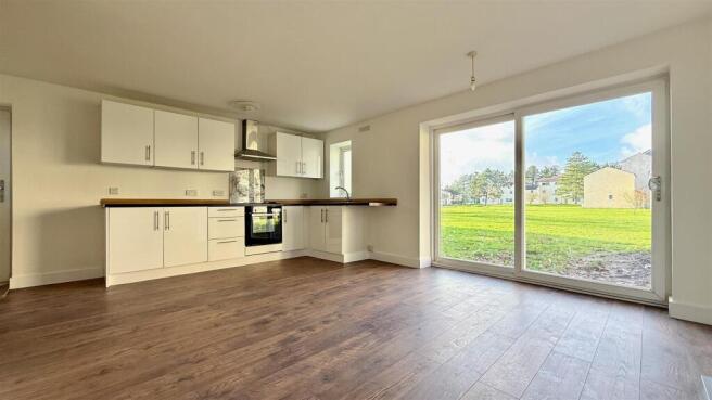 kitchen/lounge/diner