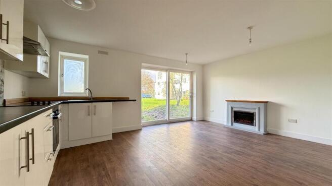 kitchen/lounge/diner