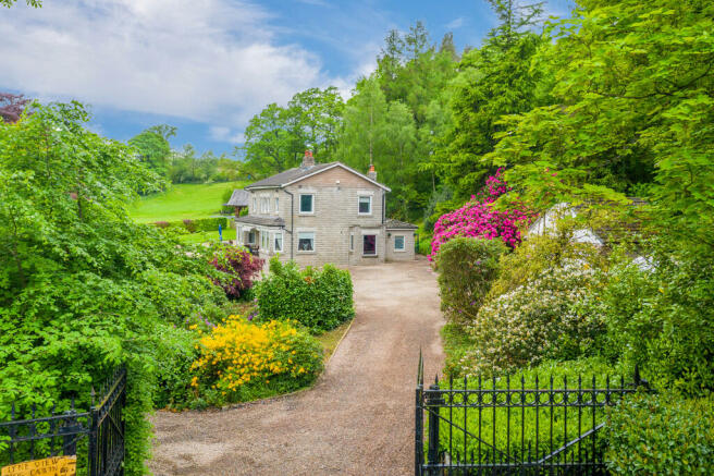 Entrance Driveway