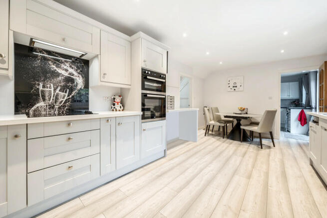 Kitchen/ Dining R...