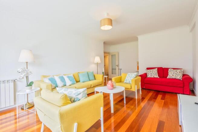 T2 Flat, Terrace & Garage, São Pedro do Estoril