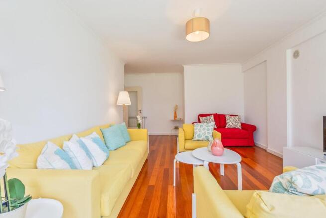 T2 Flat, Terrace & Garage, São Pedro do Estoril