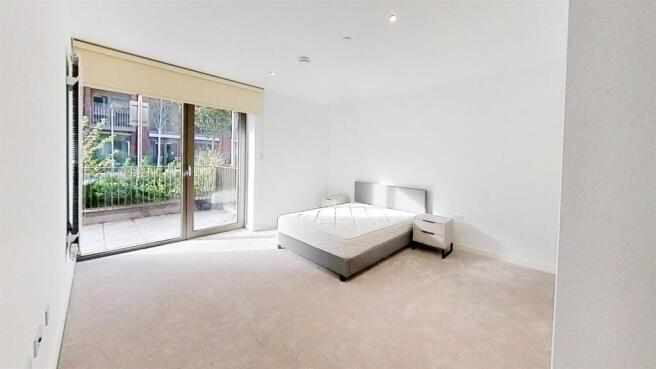 Pendant-Court-Royal-Wharf-Bedroom(2).jpg