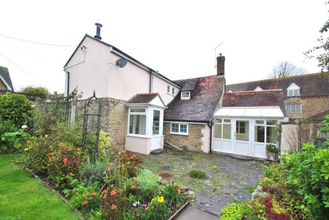 3 Bedroom Cottage For Sale In Thornhill Road Stalbridge Dt10