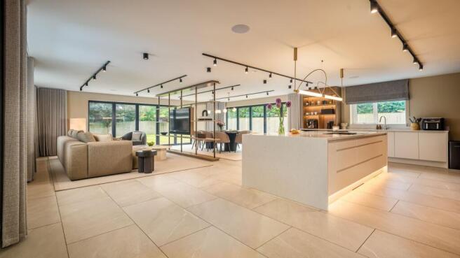 Kitchen/dining/living room