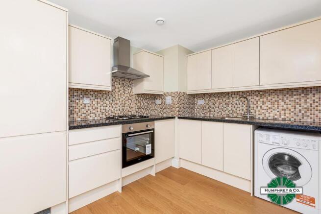 New Build Flat in popular all new 'Shannon Centre'