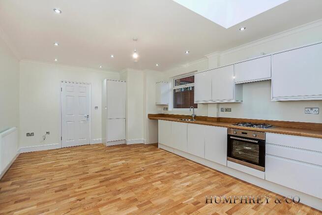 4 bedroom Terraced for sale