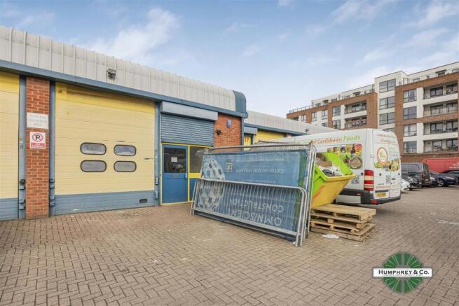 26  Walthamstow Business Centre  Clifford Road -02