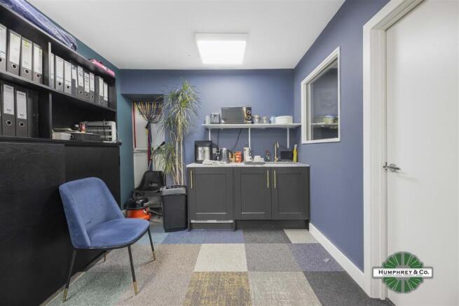 26  Walthamstow Business Centre  Clifford Road -01